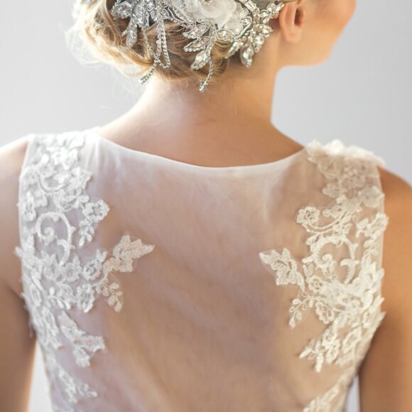 SZ 8 WEDDING DRESS, LIGHT IVORY - Picture 3 of 9